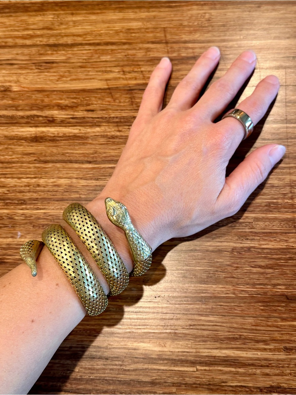 Vintage 1970’s Whiting & Davis gold-tone snake coil bracelet - Picture 7 of 13